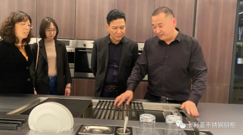 欢迎镇海市场监督管理局领导莅临cq9电子参观指导