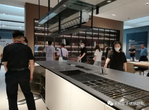 广州建博会首日告捷｜全钢画卷，精彩绽放